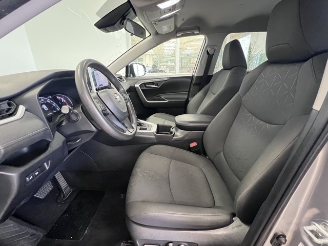 2024 Toyota RAV4 XLE photo 6