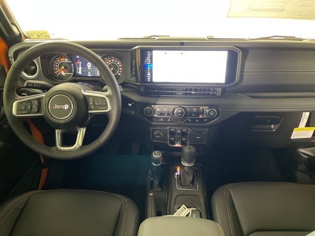 2025 Jeep Wrangler Sahara photo 36