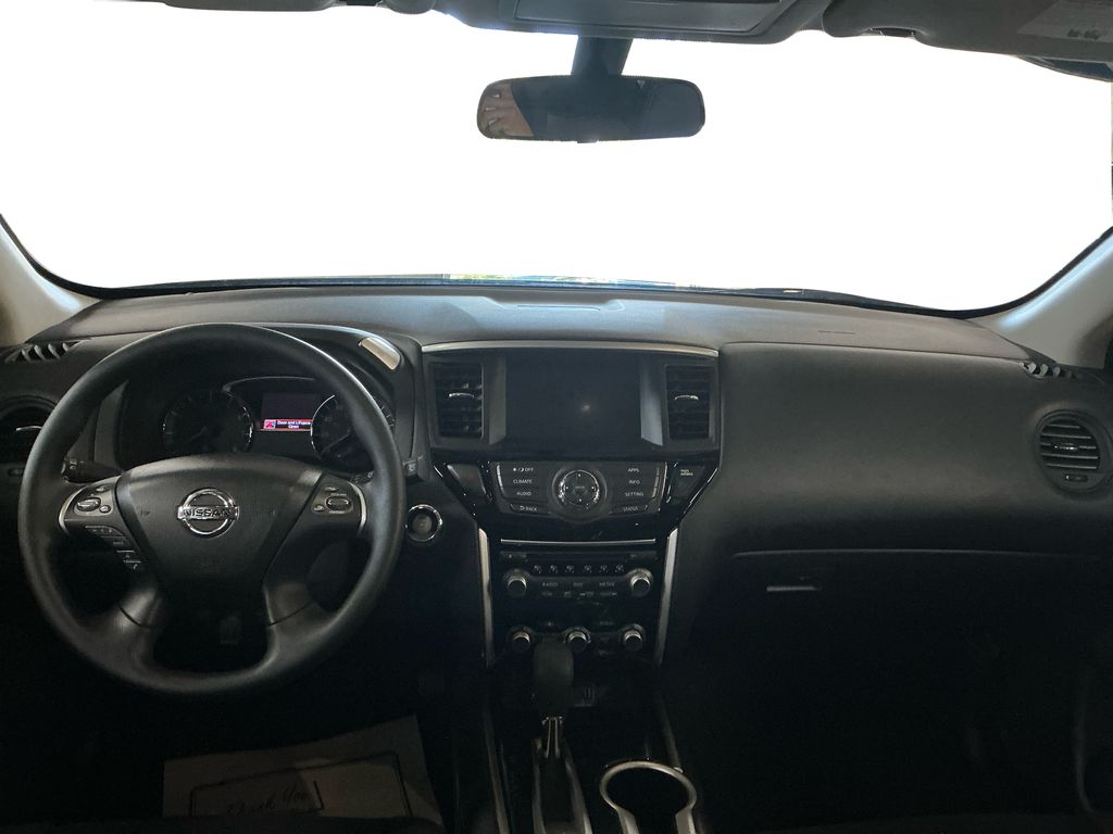2020 Nissan Pathfinder S photo 9