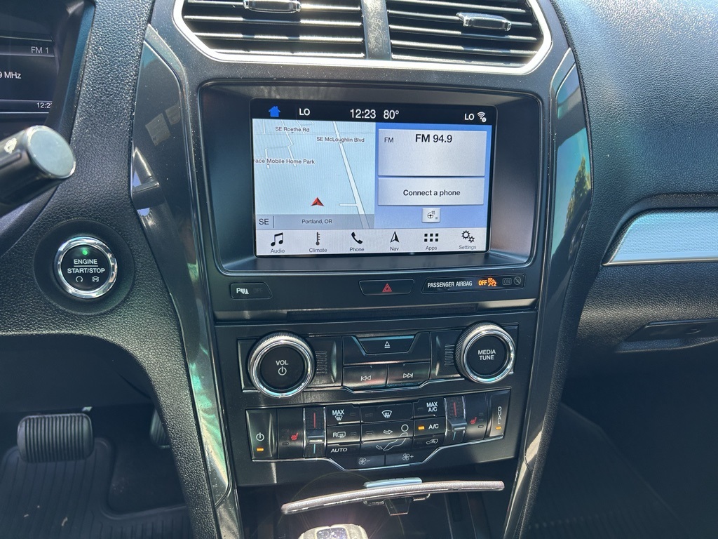2017 Ford Explorer XLT photo 17