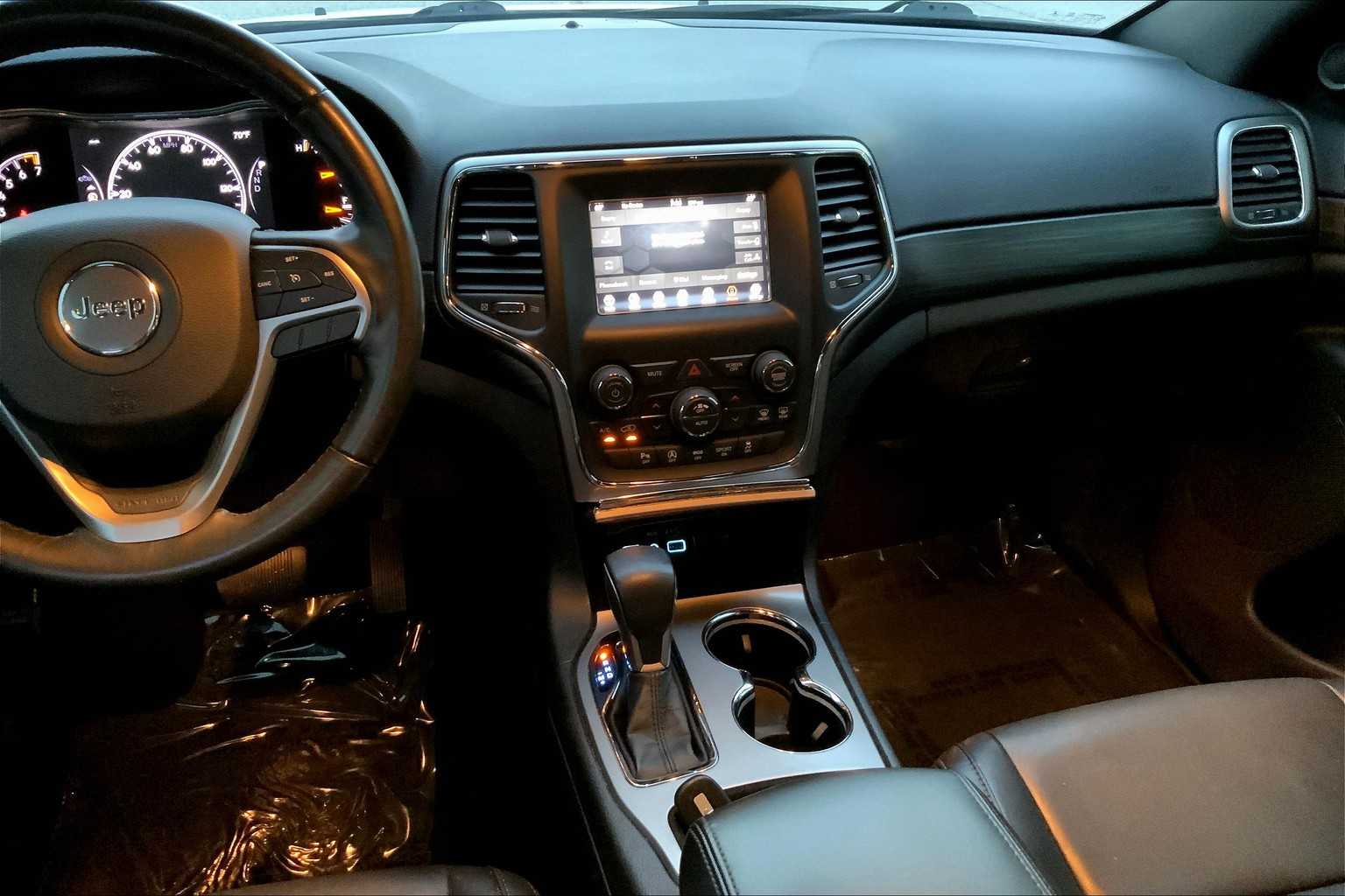 2021 Jeep Grand Cherokee Laredo E photo 5