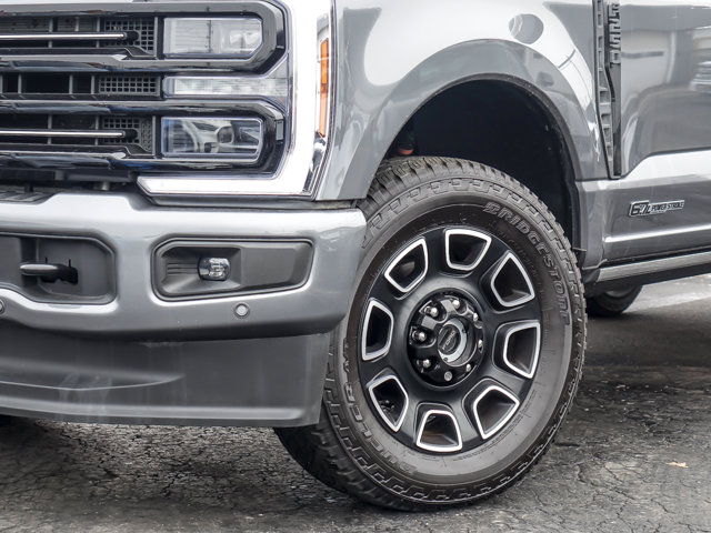 2025 FORD F-250 - Image 32