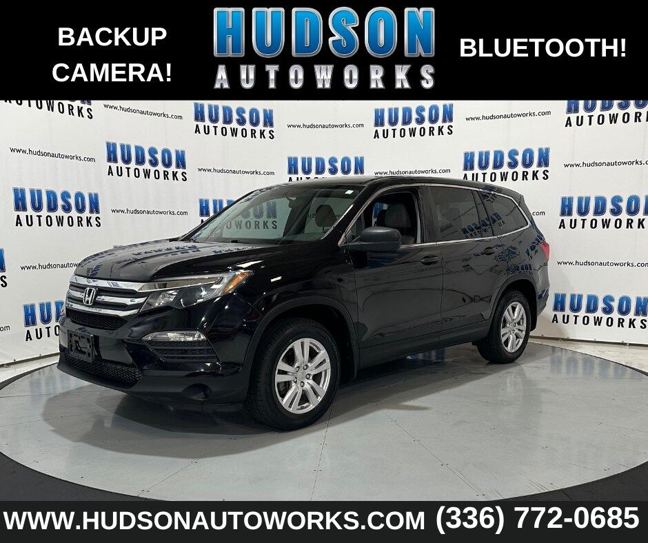 2016 Honda Pilot LX's photo