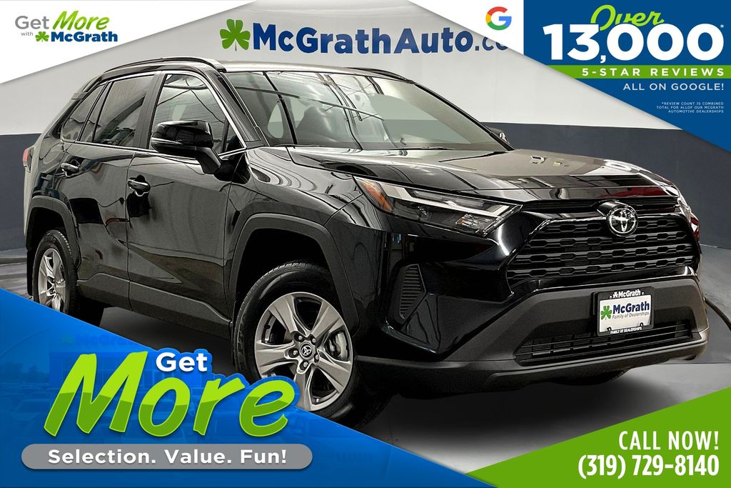 2025 Toyota RAV4 XLE's photo