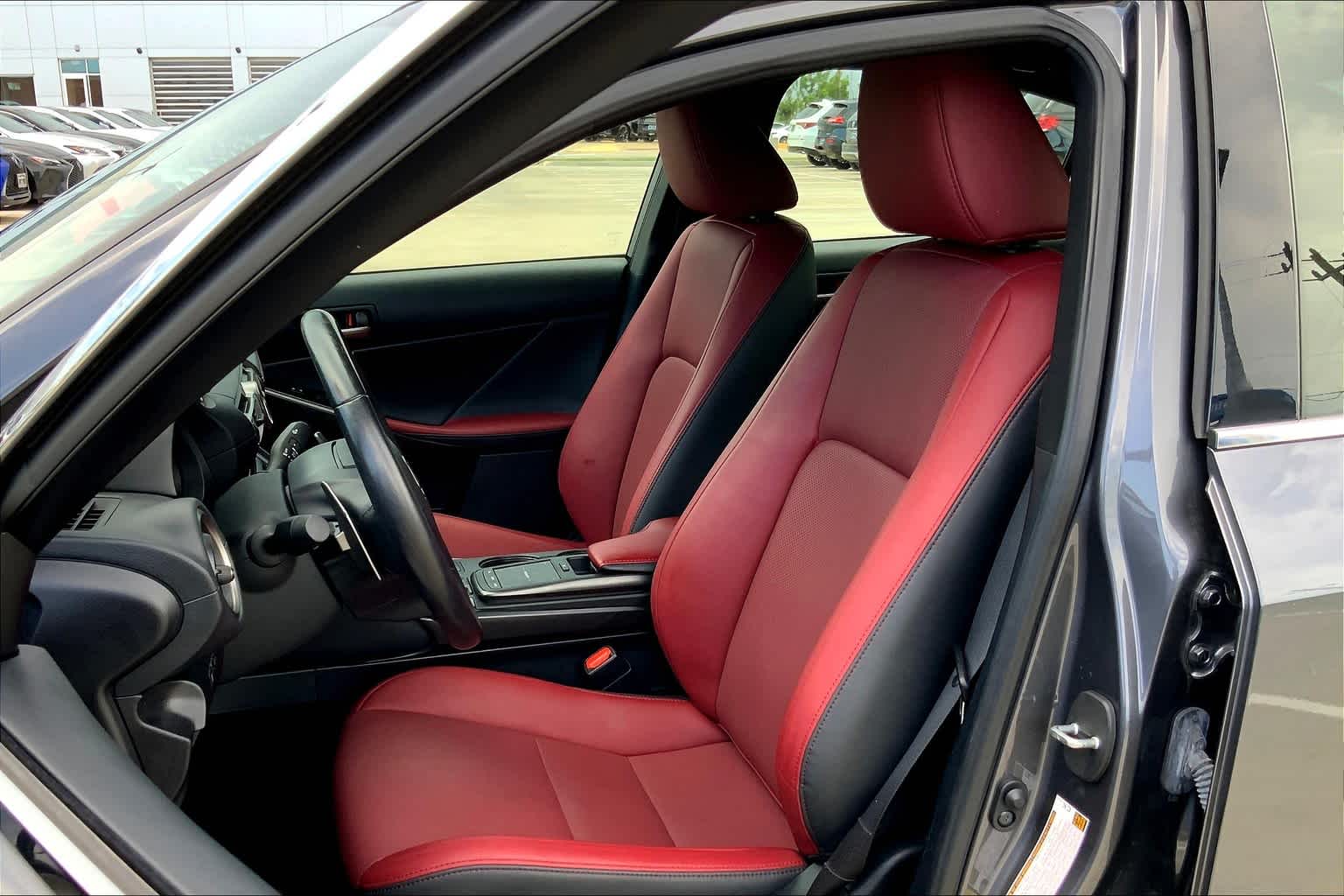 2021 Lexus IS 300 photo 7
