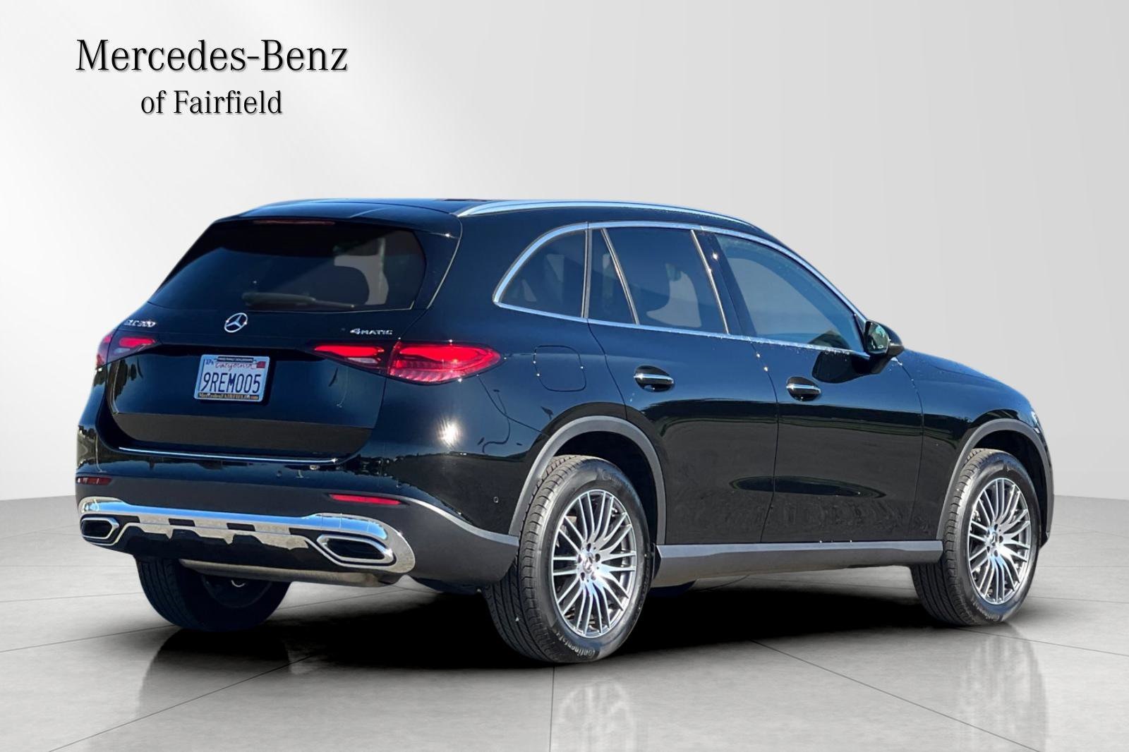 2025 Mercedes Benz GLC 300 4MATIC photo 2