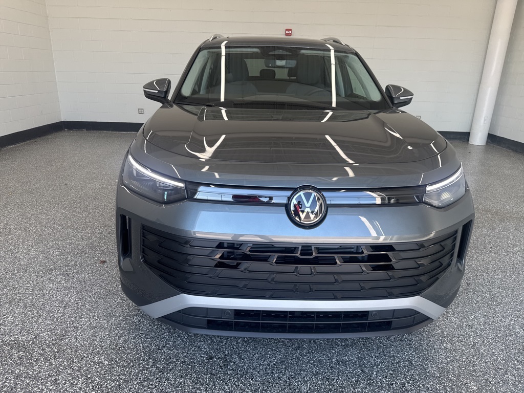 2025 Volkswagen Tiguan SE photo 6