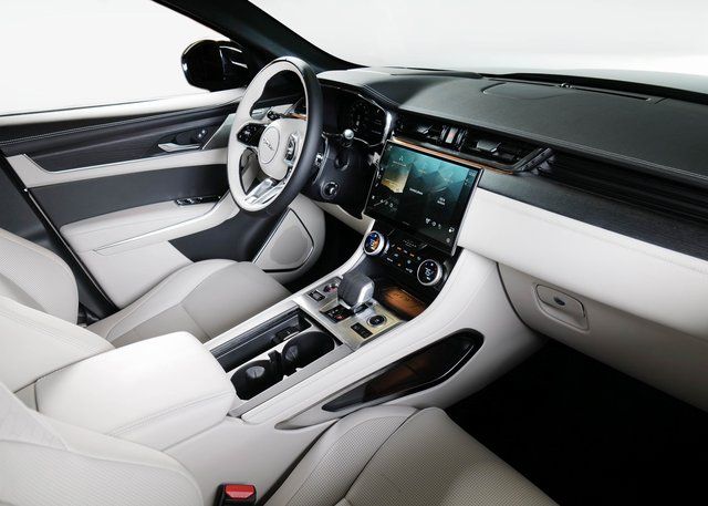 2026 Jaguar F-PACE P250 R-Dynamic S photo 6