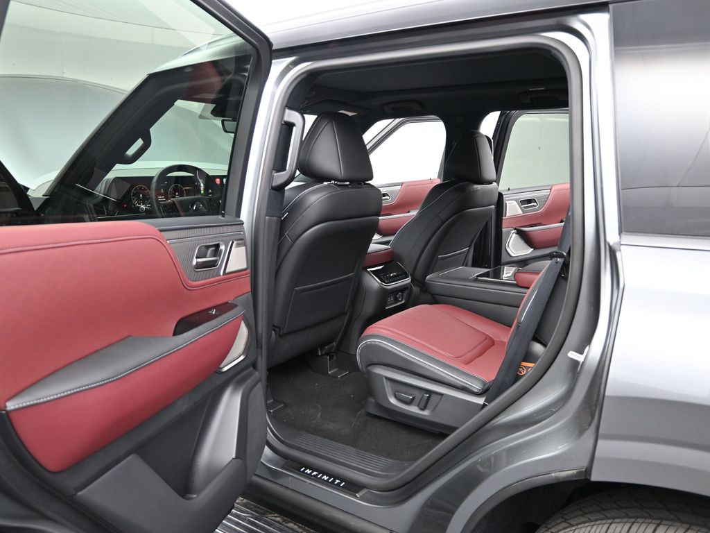 2026 Infiniti QX80 photo 13
