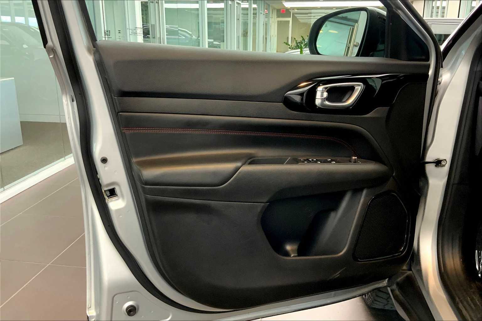 2024 Jeep Compass Trailhawk photo 18