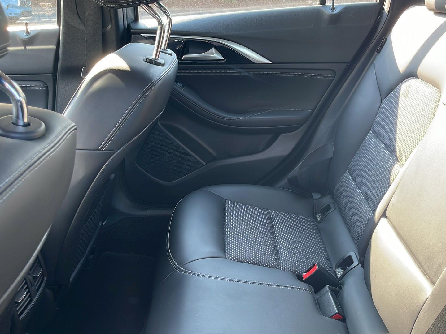 2019 Infiniti QX30 Luxe photo 4