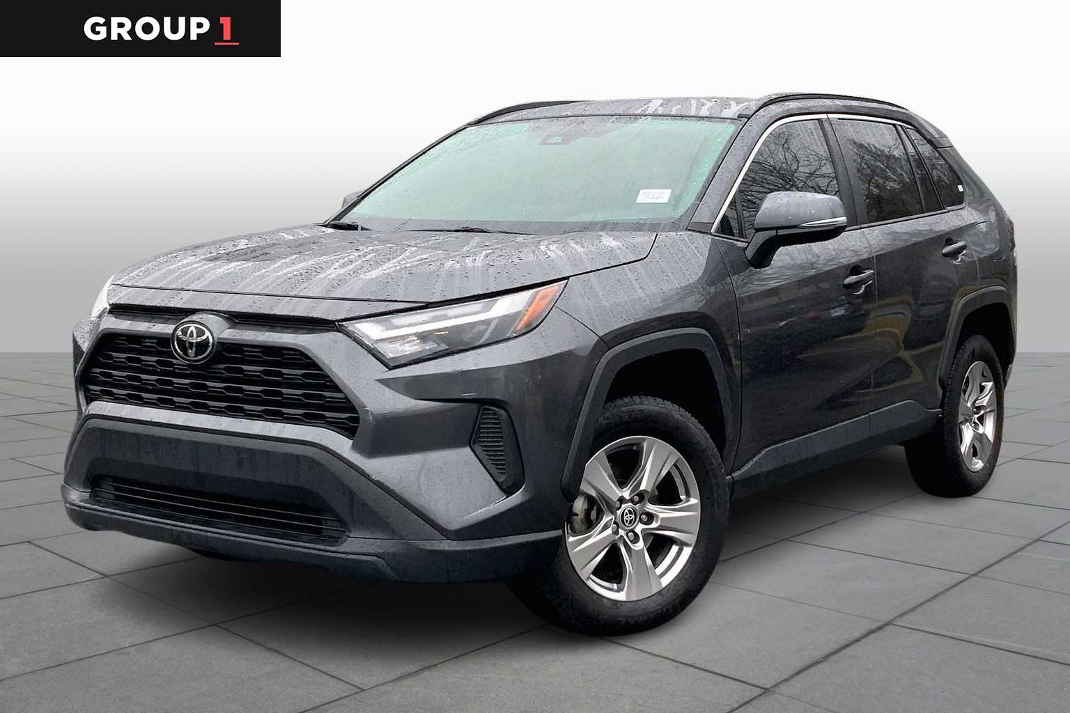 2023 Toyota RAV4 XLE's photo