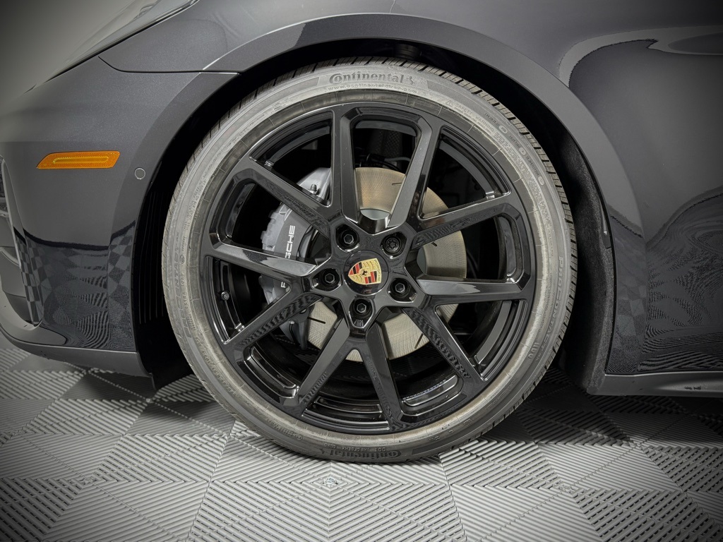 2025 Porsche Panamera 4 photo 13