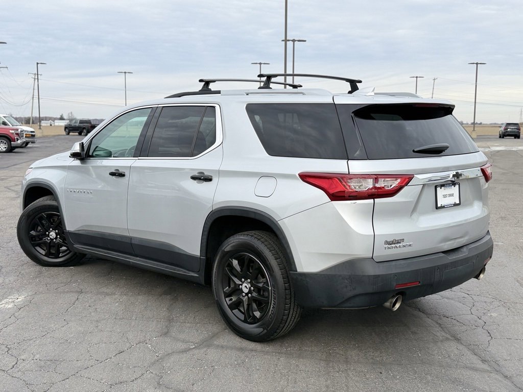 2018 Chevrolet Traverse Cloth 1LT photo 2