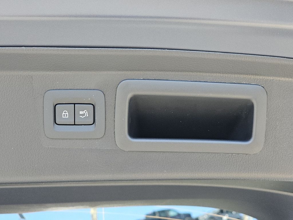 2025 Mazda CX-50 Premium Plus photo 13