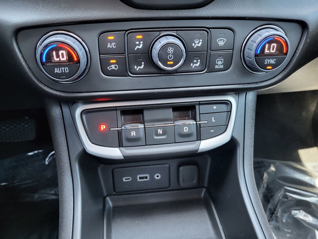 2023 Gmc Terrain SLE photo 13