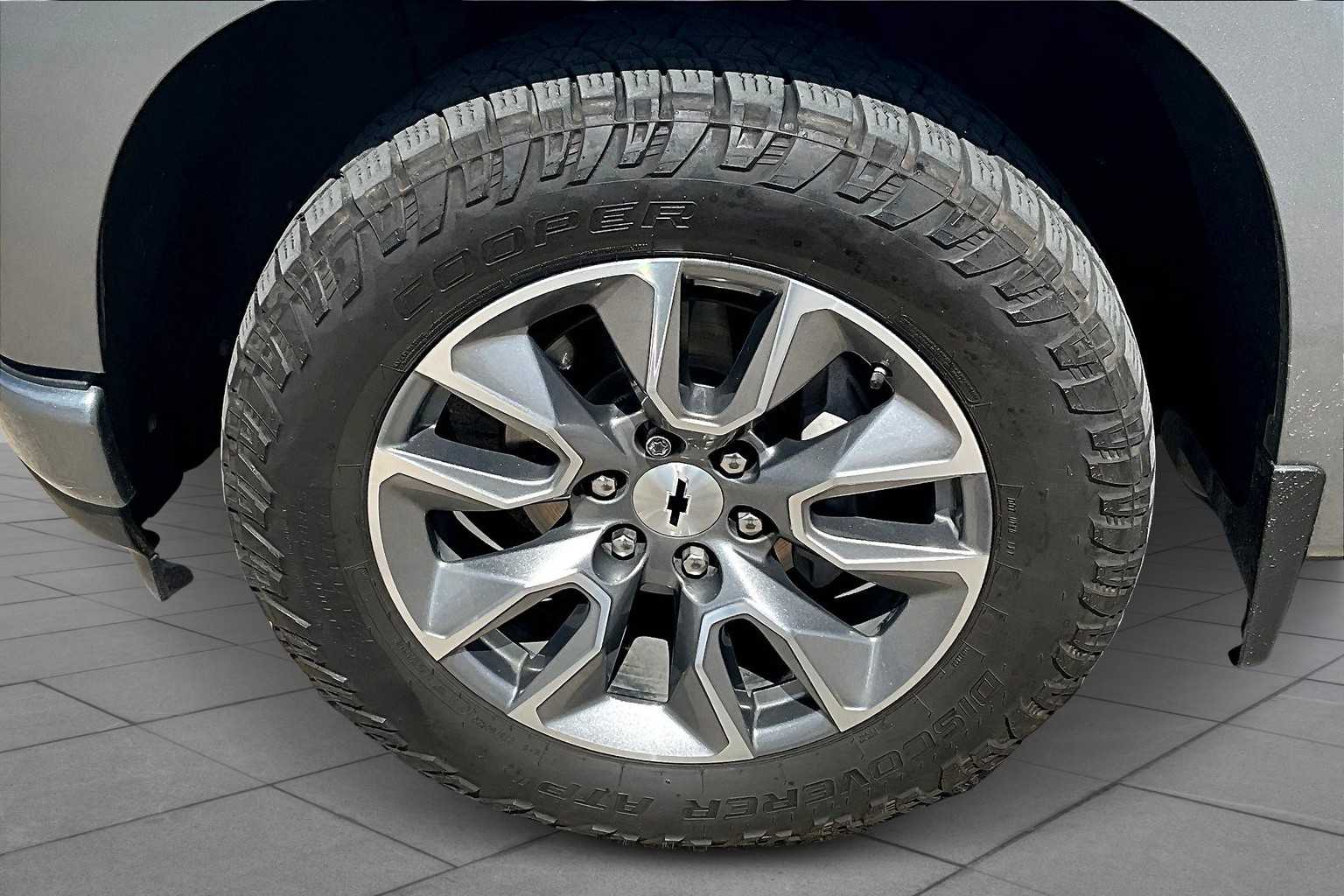 2020 Chevrolet Silverado 1500 RST photo 10