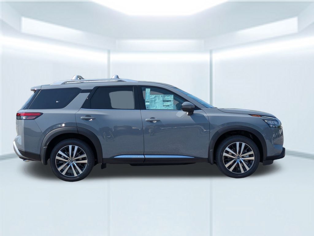 2025 Nissan Pathfinder Platinum photo 6
