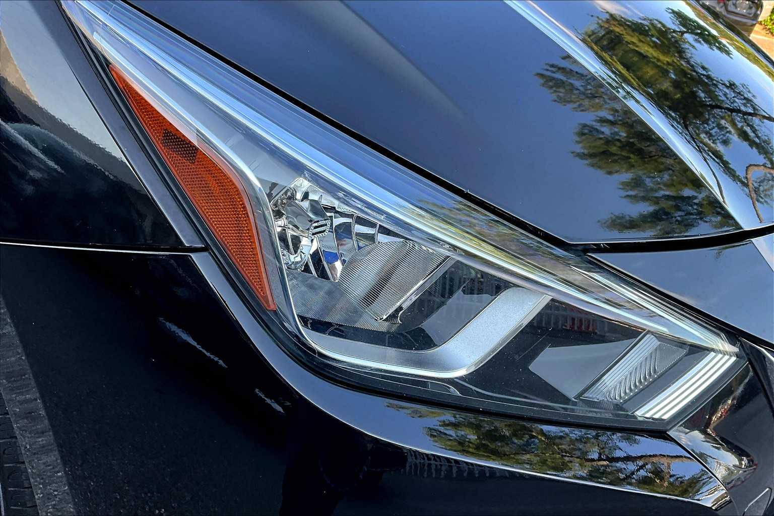 2021 Nissan Versa SV photo 26