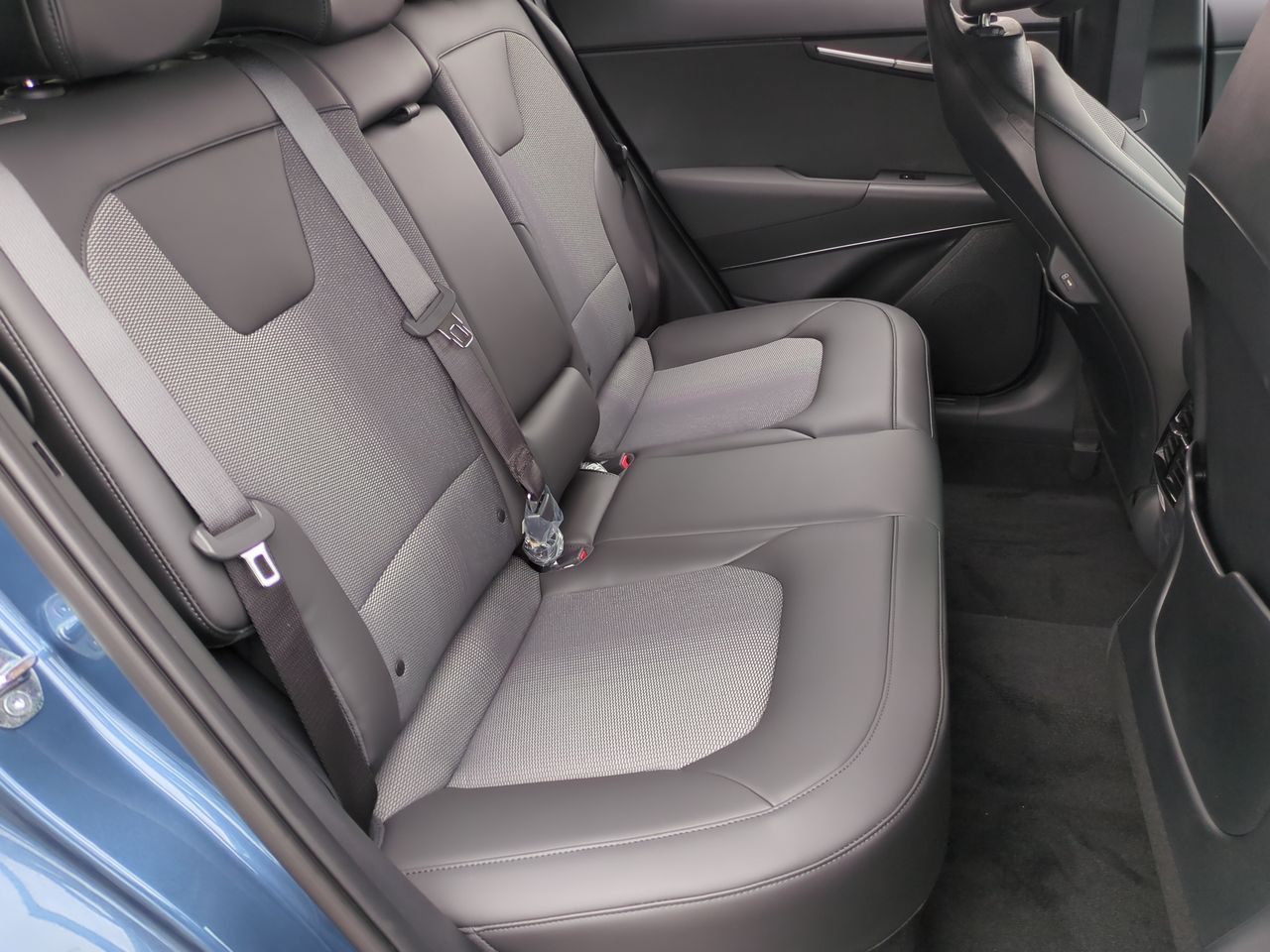 2025 Kia Niro EX photo 21