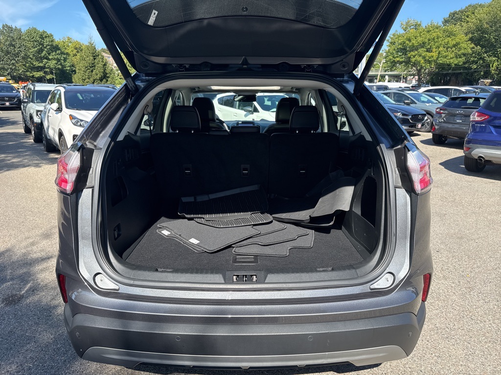 2022 Ford Edge SEL photo 24