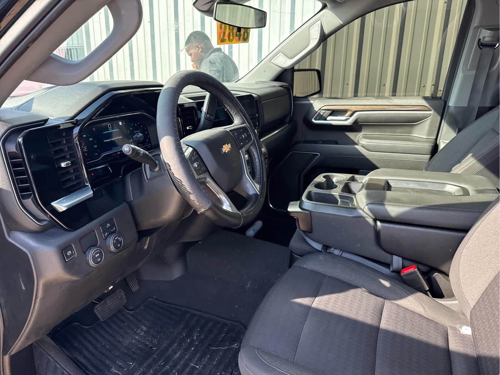 2022 Chevrolet Silverado LT photo 4