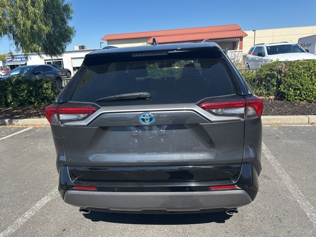 2020 Toyota RAV4 Hybrid XSE photo 8