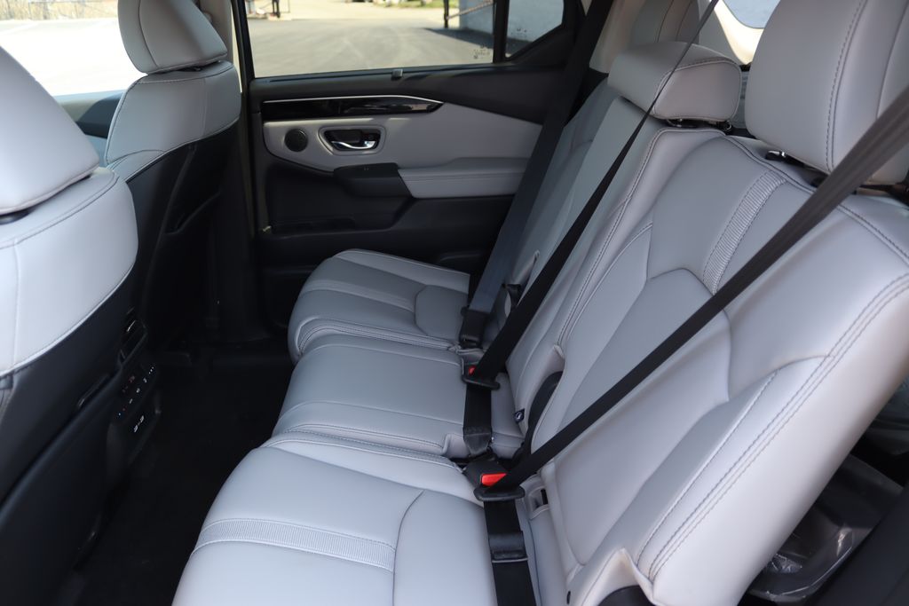 2025 Honda Pilot Touring photo 11