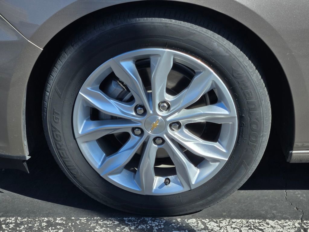 2024 Chevrolet Malibu 1LT photo 3