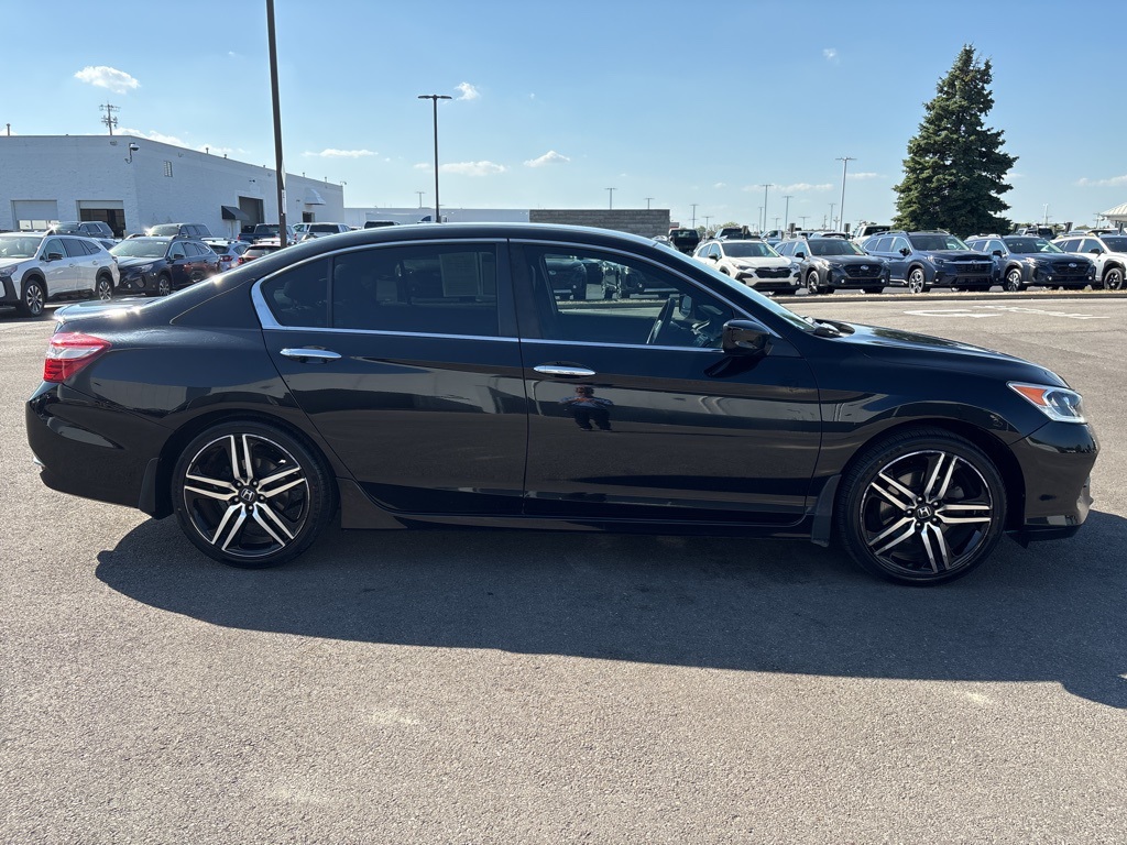 2017 Honda Accord Sport photo 2