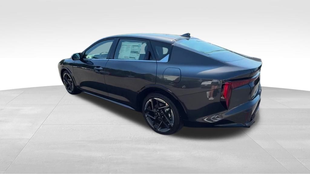2025 Kia K4 GT-Line photo 3