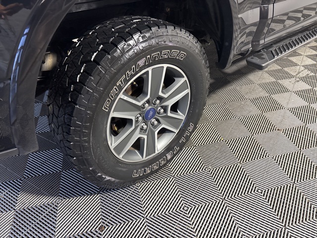 2016 Ford F-150 XLT photo 7