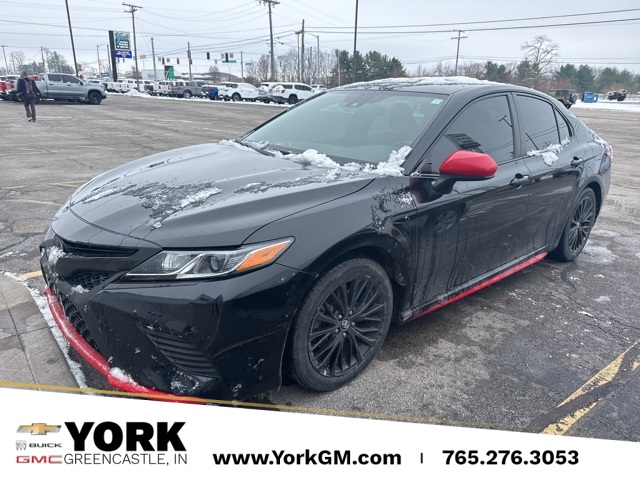 2020 Toyota Camry SE Nightshade's photo