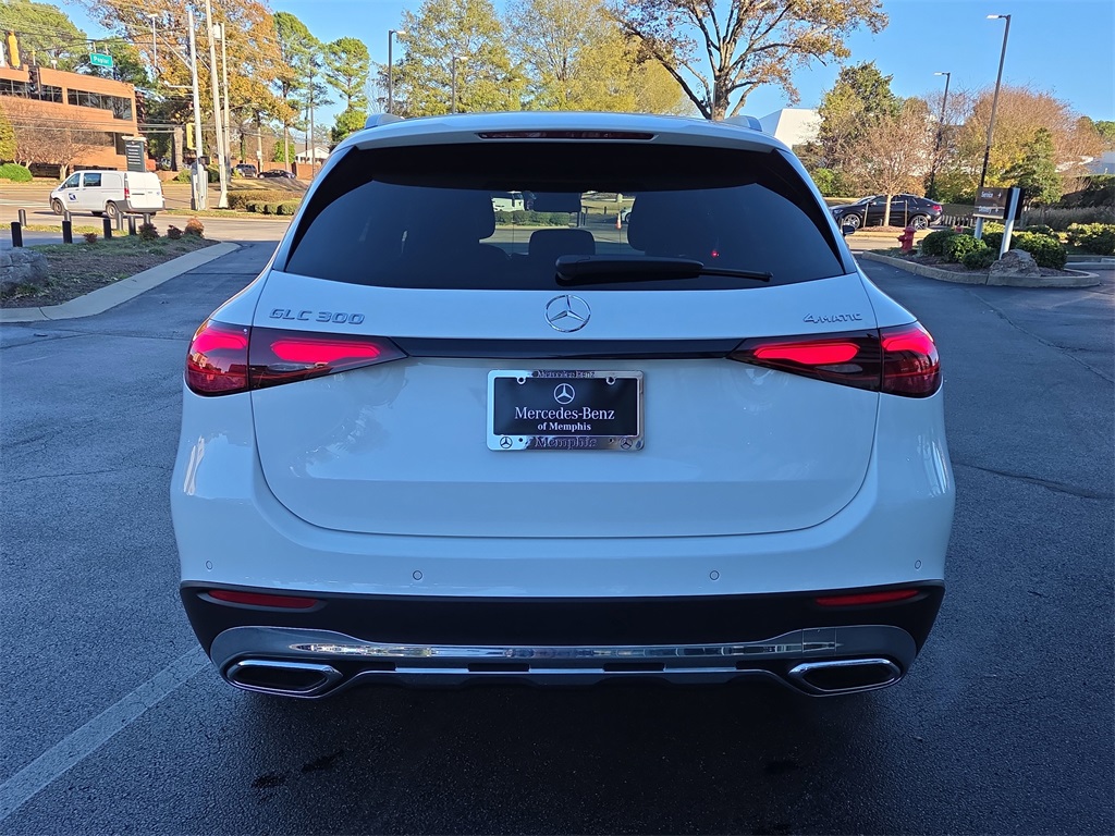 2024 Mercedes Benz GLC 4MATIC 300 photo 4