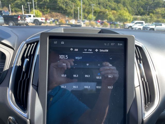 2024 Ford Edge Titanium photo 17