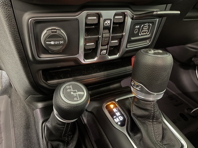 2025 Jeep Wrangler Sahara photo 31