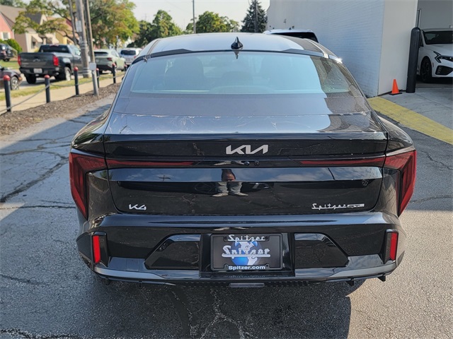 2025 Kia K4 GT-Line photo 3