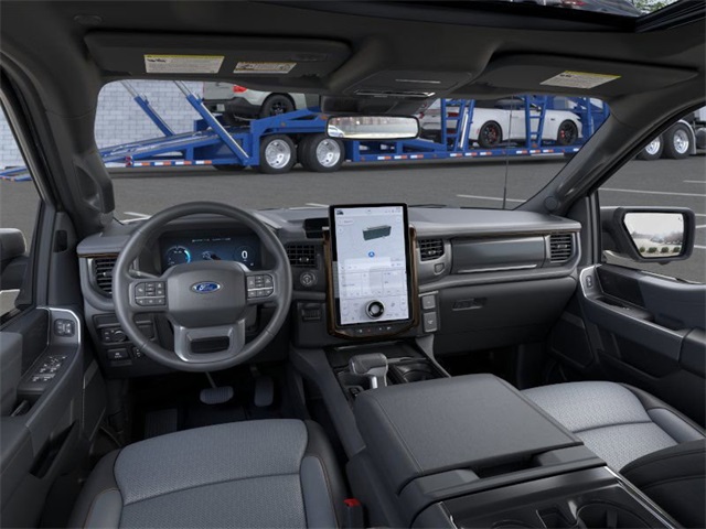 2025 Ford F-150 Lightning Lariat photo 9