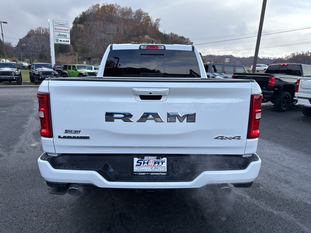 2025 Ram 1500 Laramie photo 3