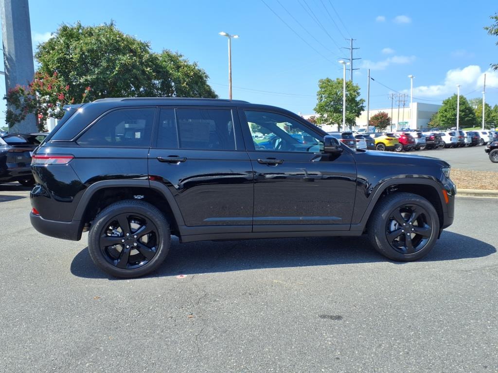 2025 Jeep Grand Cherokee Altitude X photo 14