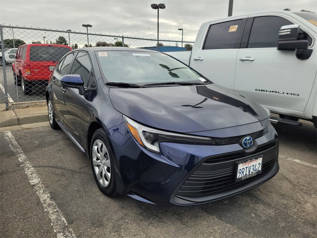 2025 Toyota Corolla Hybrid LE photo 3