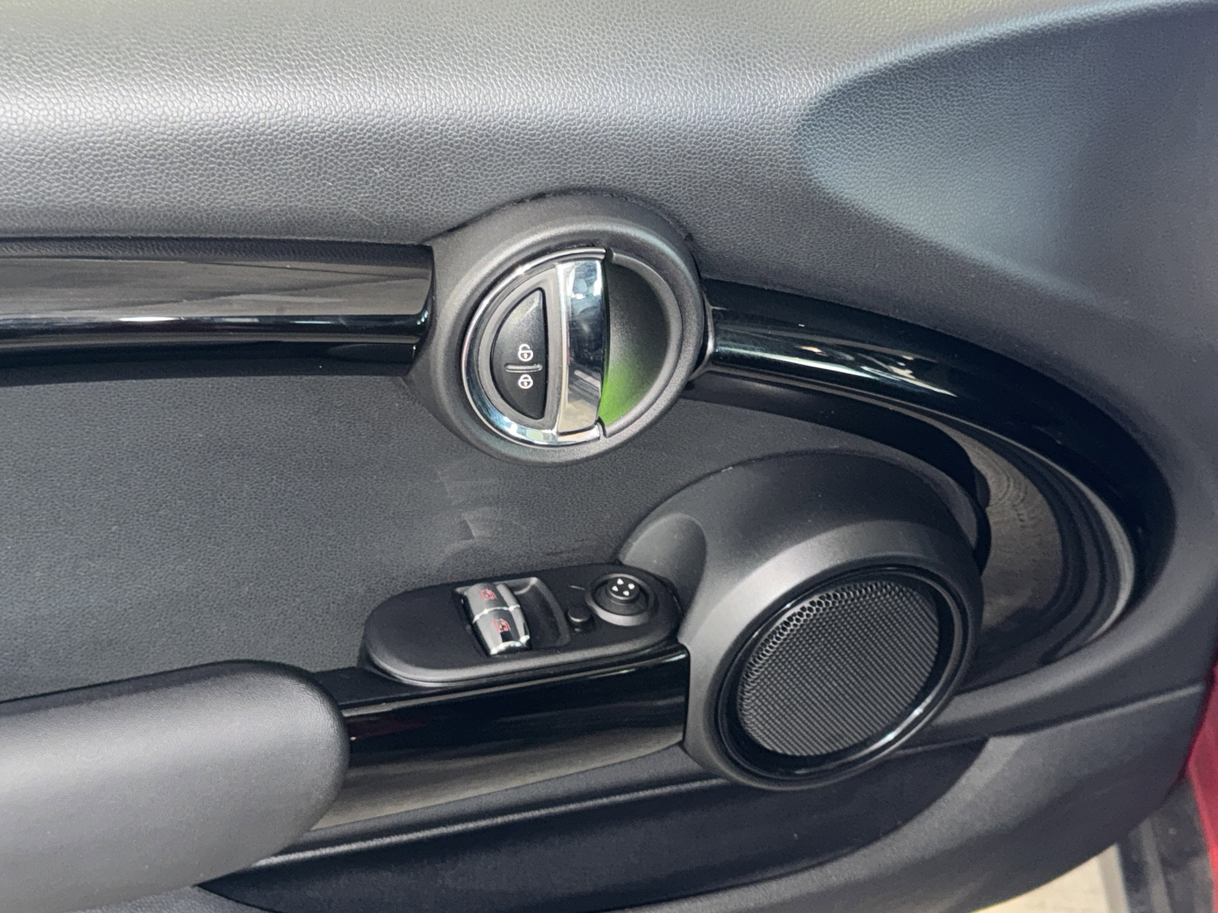 2021 Mini Cooper Hardtop S photo 2