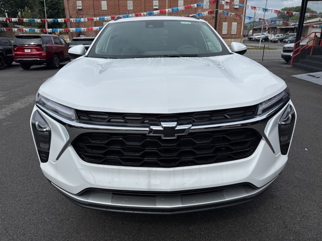 2026 Chevrolet Trax LT photo 3