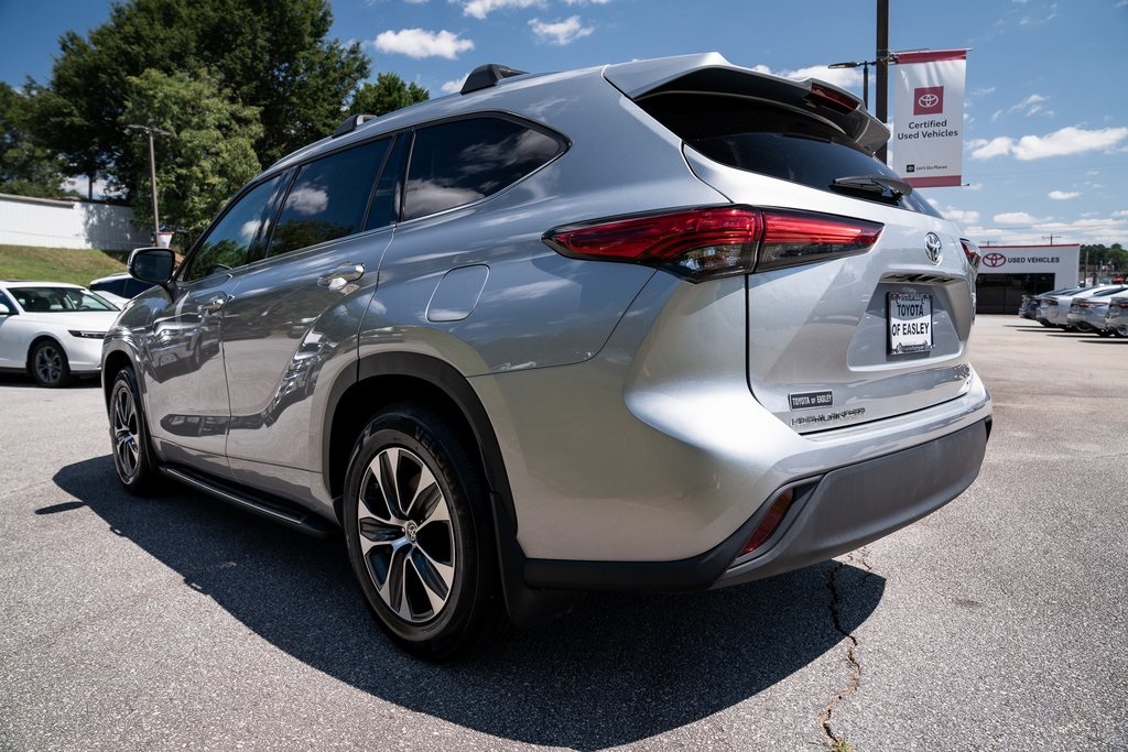 2021 Toyota Highlander XLE photo 5