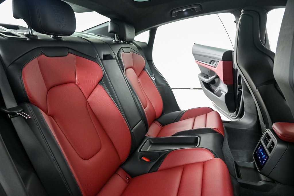 2025 Porsche Taycan GTS photo 22