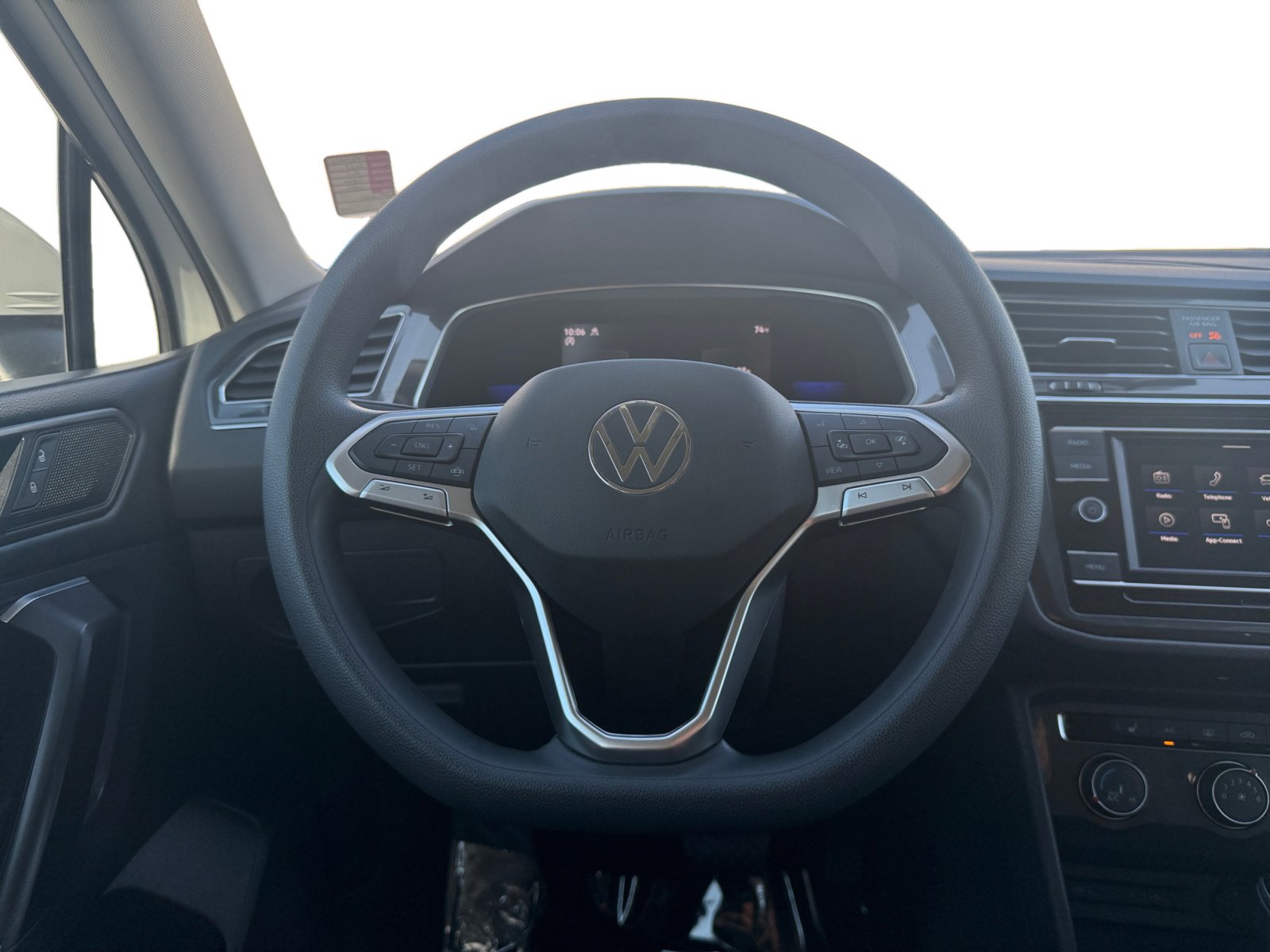 2022 Volkswagen Tiguan S photo 3