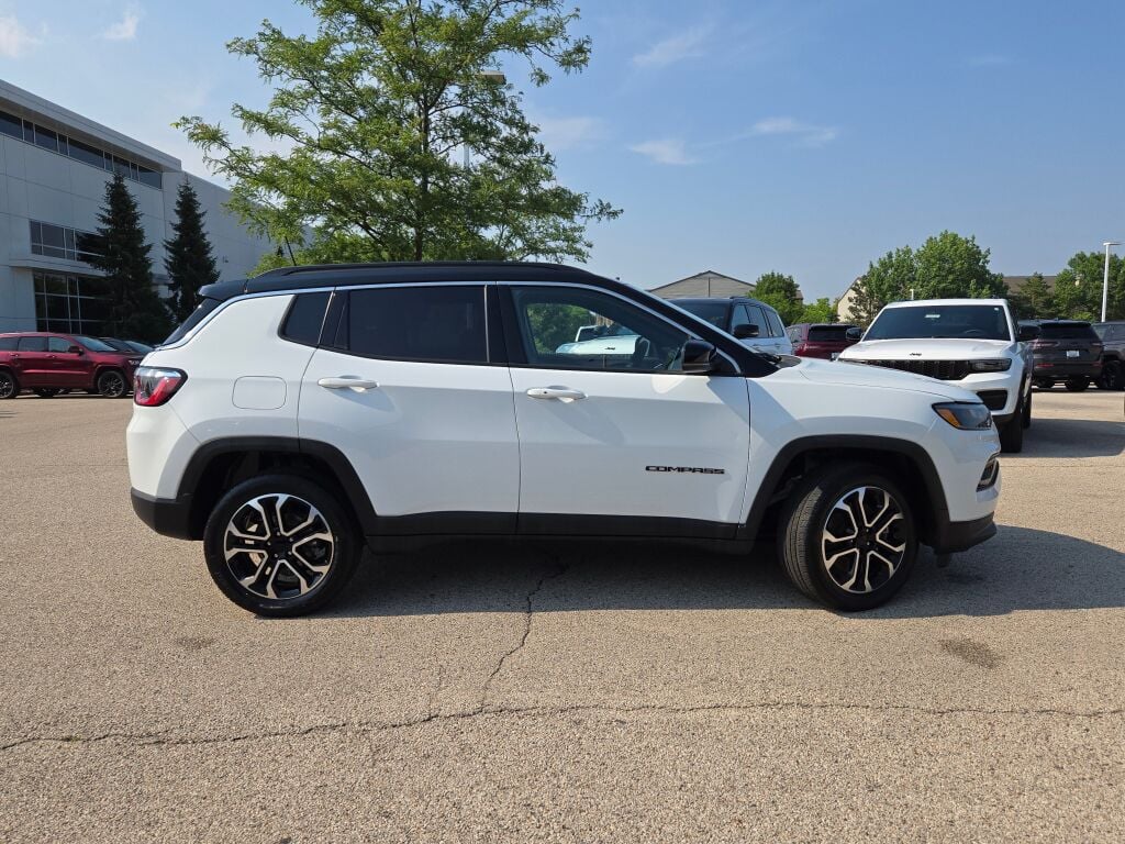 2023 Jeep Compass Limited photo 5