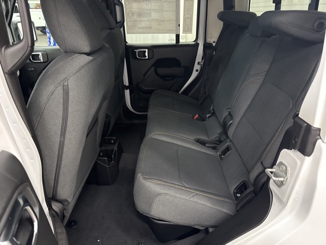 2025 Jeep Gladiator Sport S photo 4