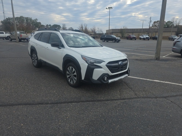 2025 Subaru Outback Limited's photo