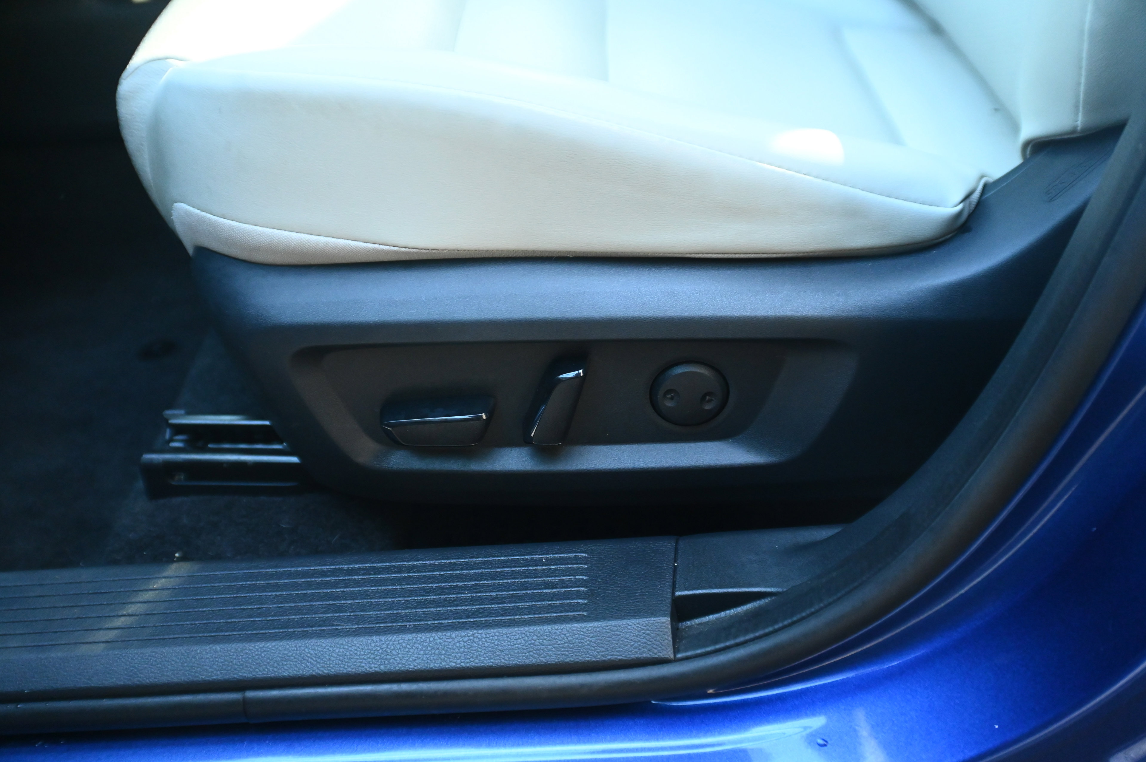 2022 Nissan Rogue SV photo 10